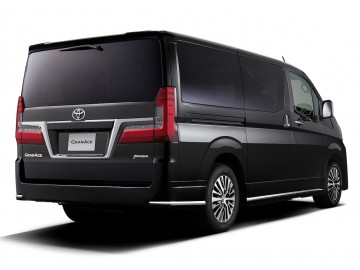 Nowy model Toyoty to van Granace
